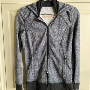 Lululemon size 6 charcoal gray print double zip thumbhole full length jacket